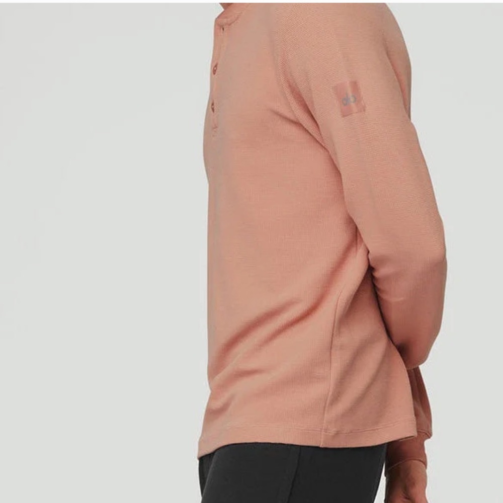 Alo Yoga Micro Waffle Fast Break Henley Shirt *Soft Clay* - Picture 2 of 9